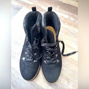 Unbranded Solid Black Lace Up Ankle Booties Size 7W Closed Toe